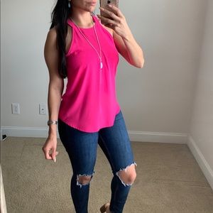 👗 Fuchsia sleeveless blouse 👗